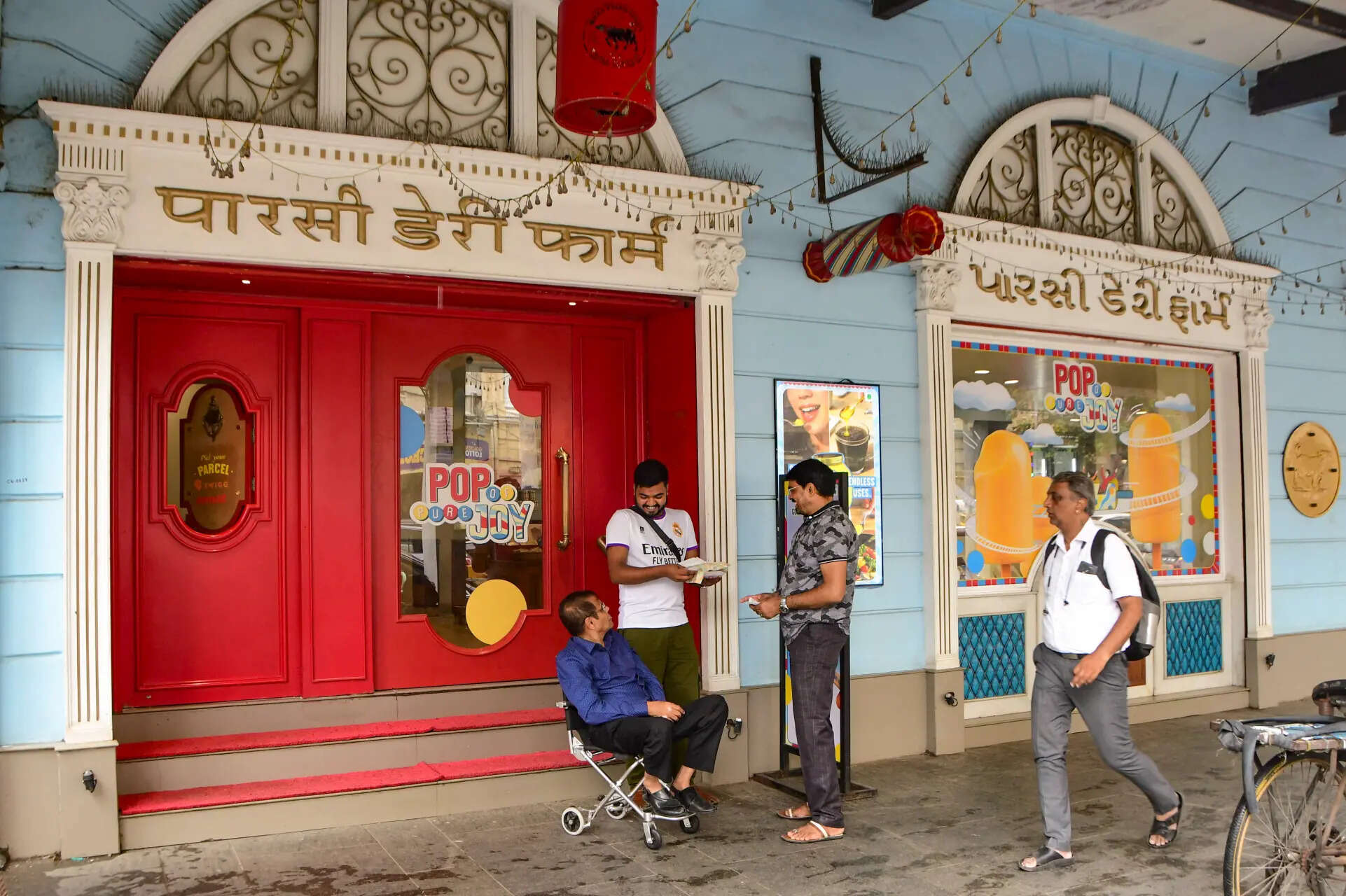 Parsi Dairy Farm reopens in Mumbai