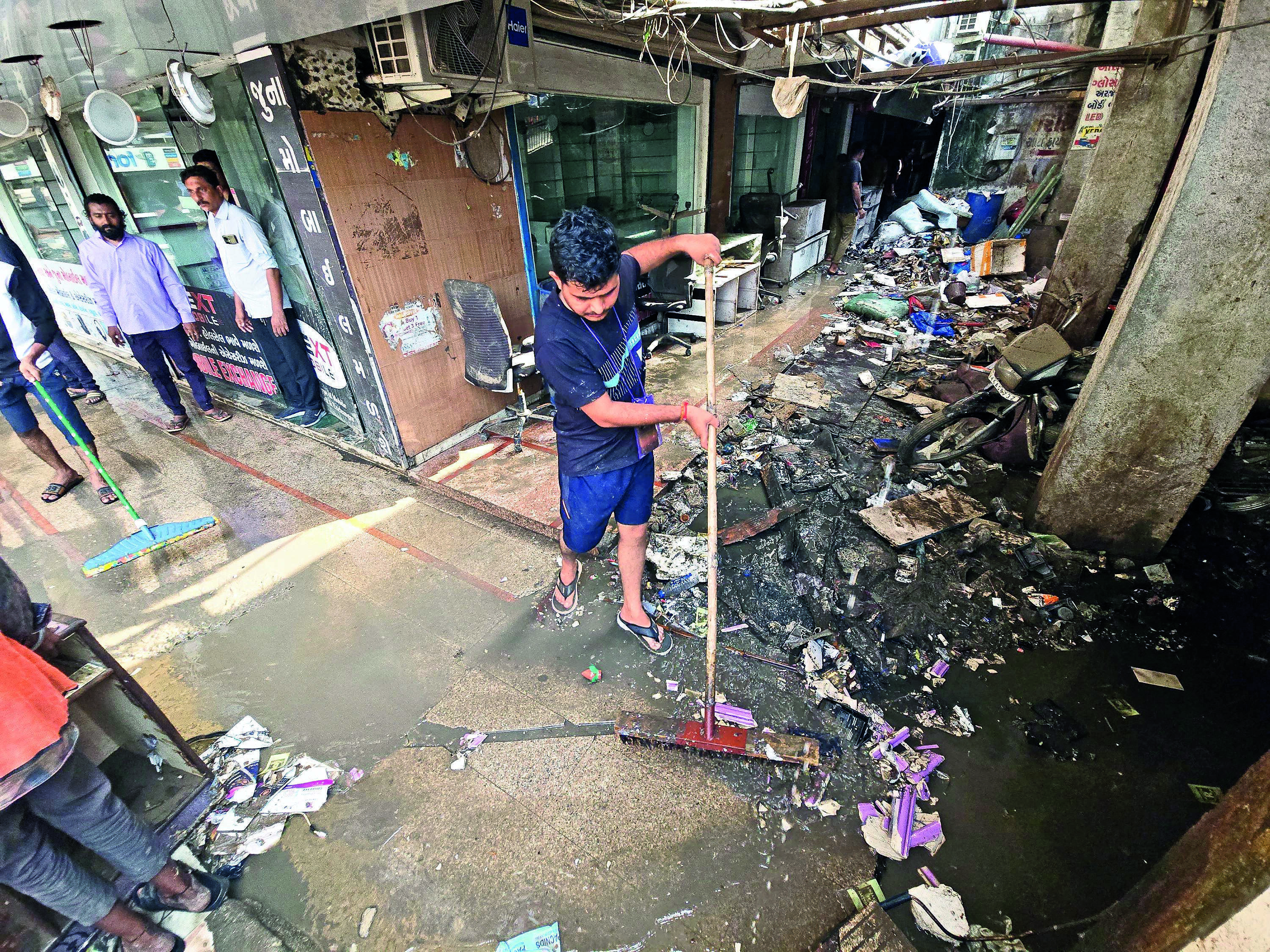 Safai-Podar arcade-Varachha (2).jpg