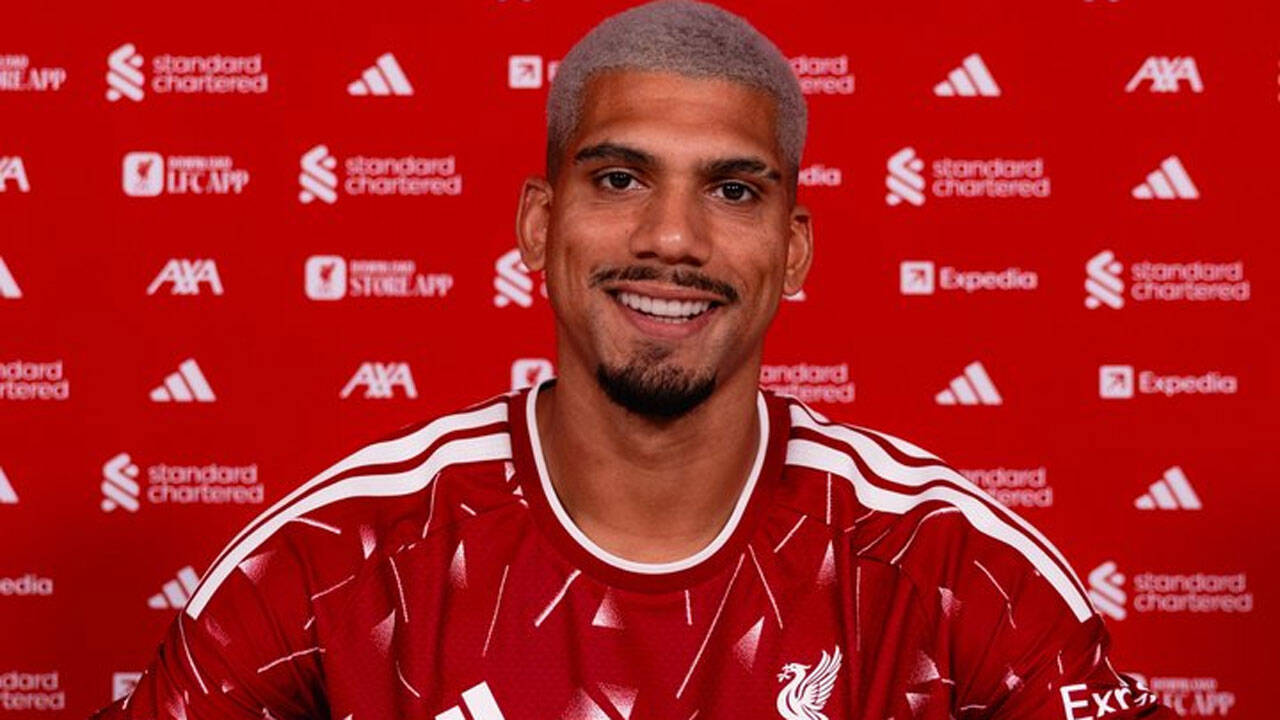 ‘The ideal move’: Barcelona captain Ronald Araujo joins Liverpool on loan