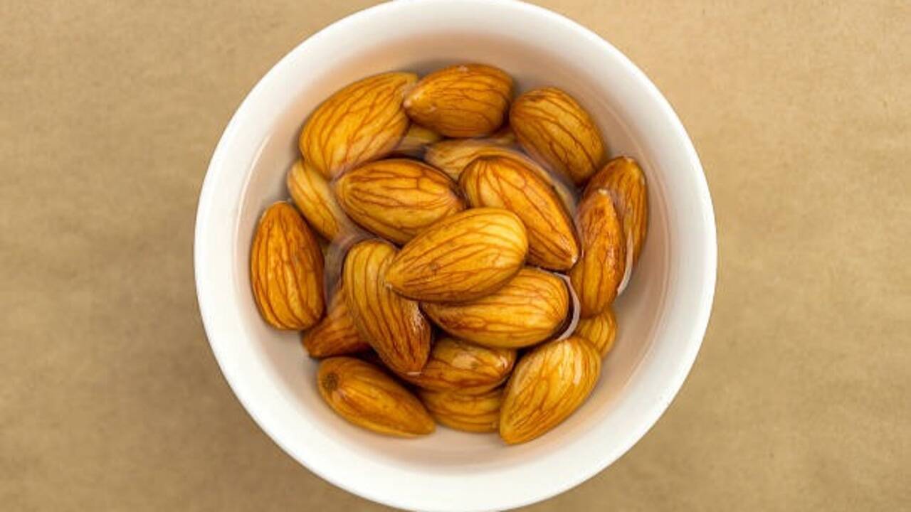 almonds<br>