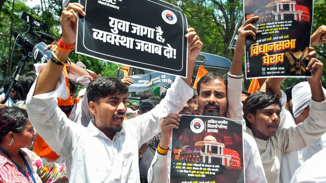MP Parimal Nathwani urges Jharkhand CM Hemant Soren to resolve students’ demands through dialogue following lathi charge