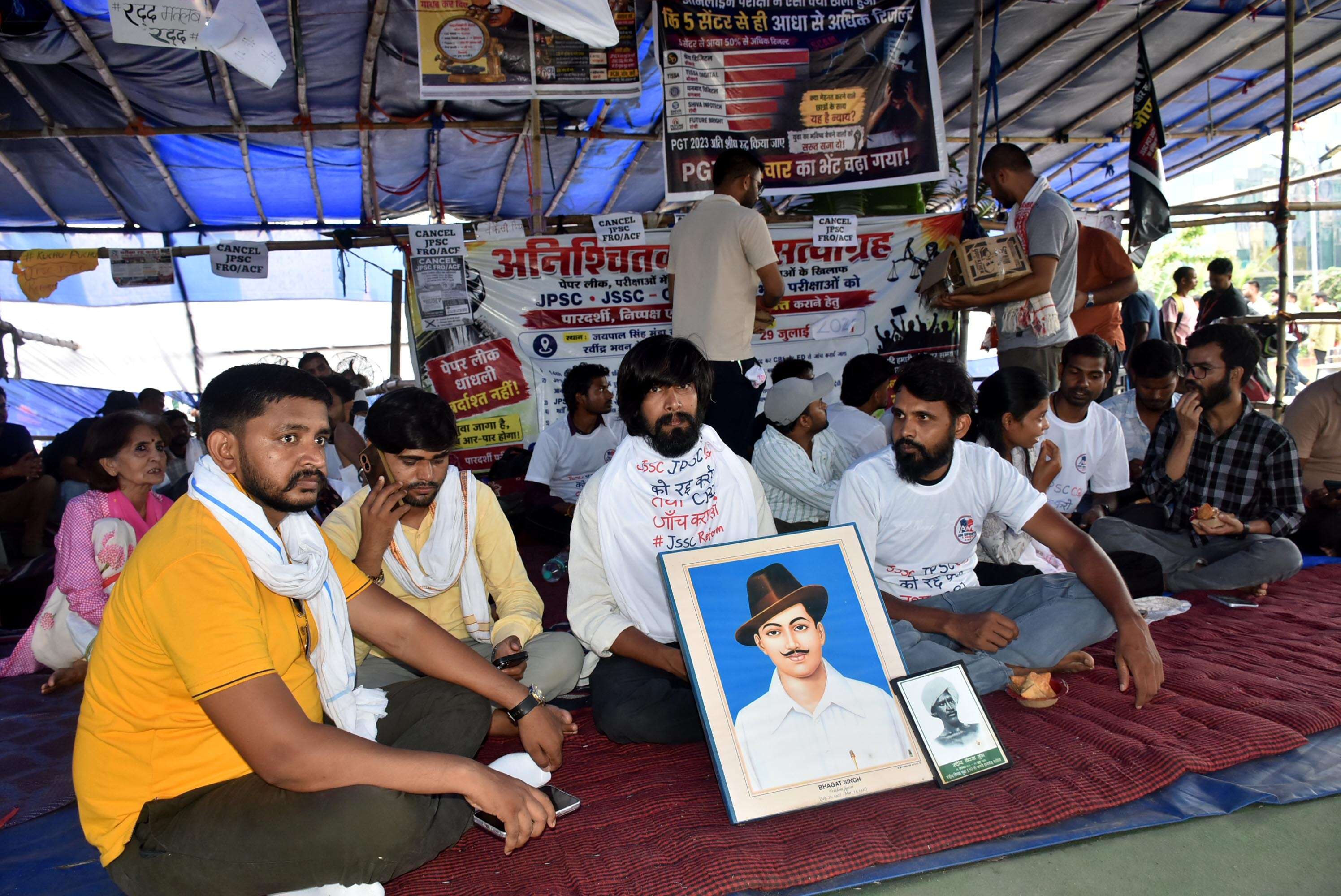 c4a2978d-e687-438c-af5a-f9a86a9e7687_Students_dharna_1.JPG