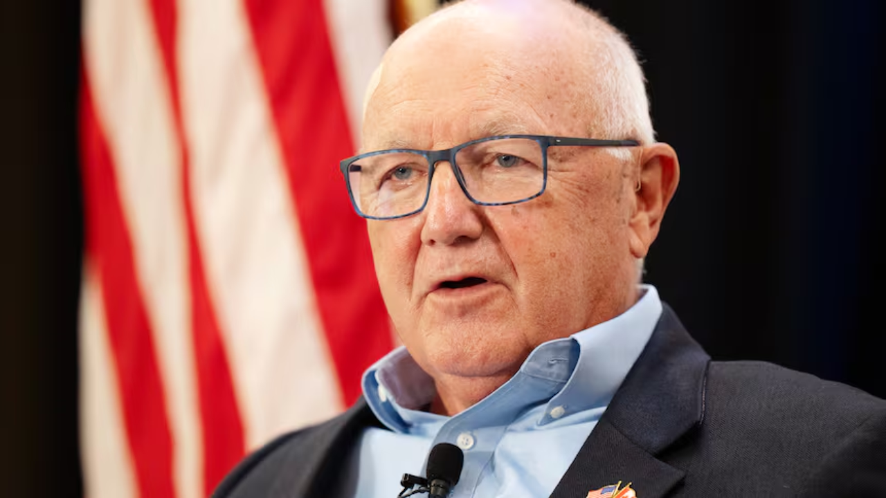 Over 60,000 Canadians sign petition demanding expulsion of US Ambassador Pete Hoekstra