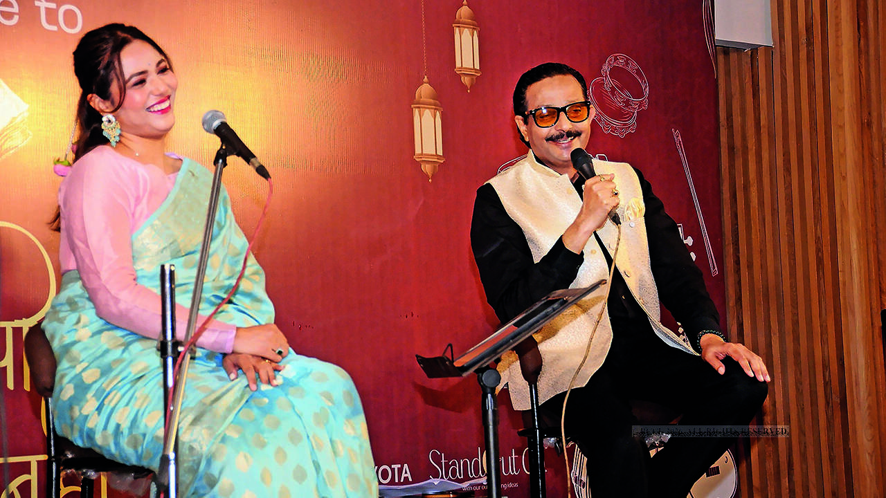 Lucknow hosts music and poetry evening featuring singer Kirti Killedar