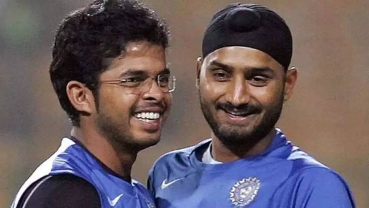 'Lot of things will get solved': Harbhajan Singh picks Sreesanth as 'roommate'