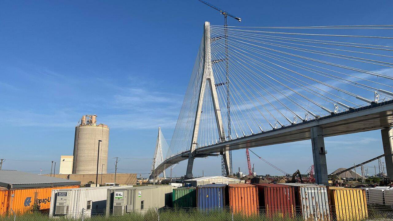 How this record-breaking border bridge is important for trade