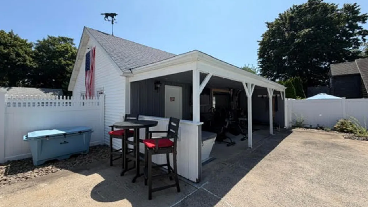 She spent 10 months restoring a 160-year-old house; now Lauren Iraeta is reconnecting families...