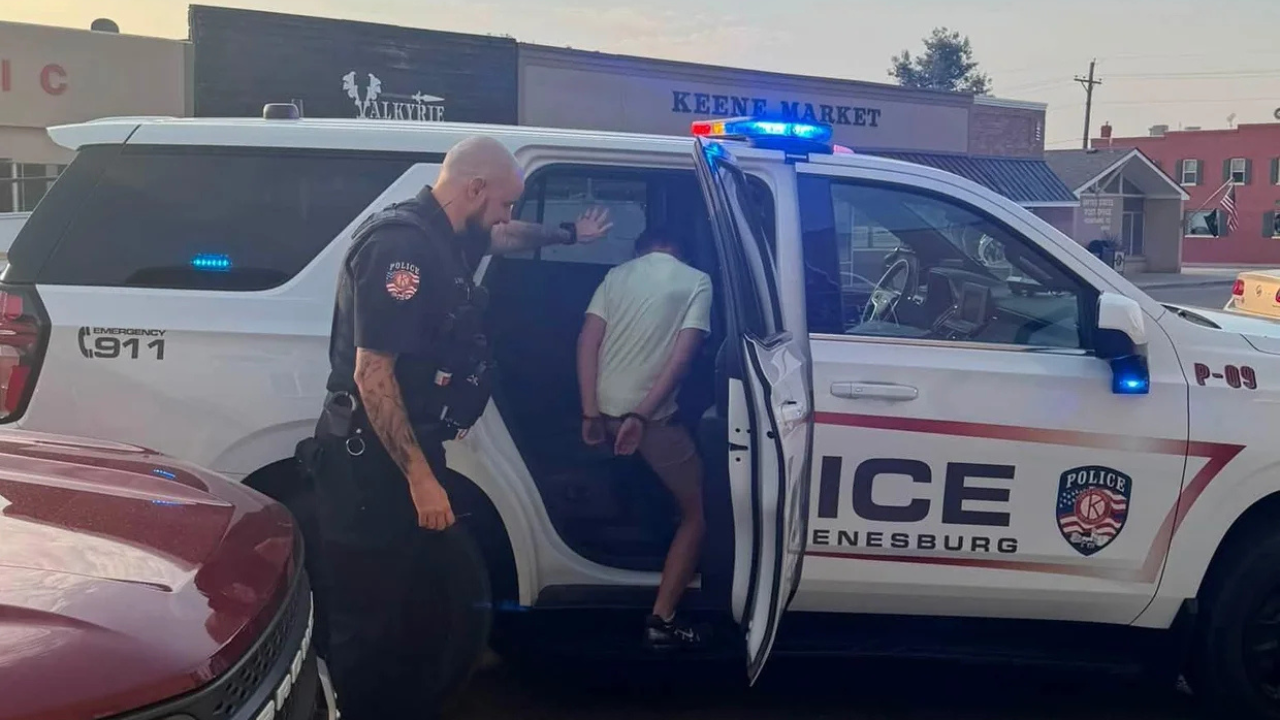 Colorado mom gets her son ‘arrested’ by police after he refuses to take a first-day-of-school photo, with officer handcuffing him in hilarious prank.<br>