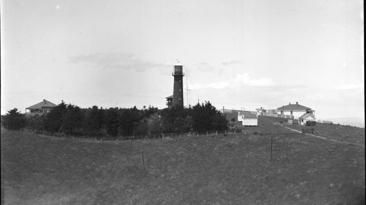 lighthouse (1)