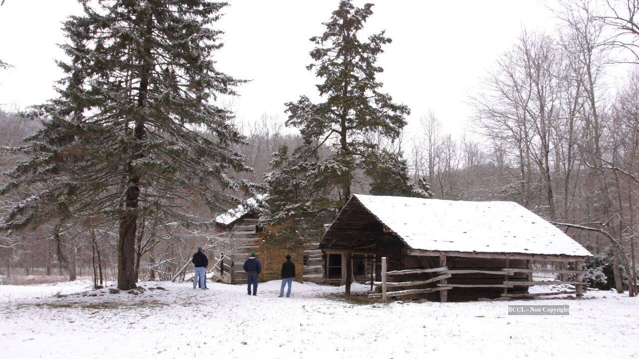 Walker Sisters cabin in Snow<br>