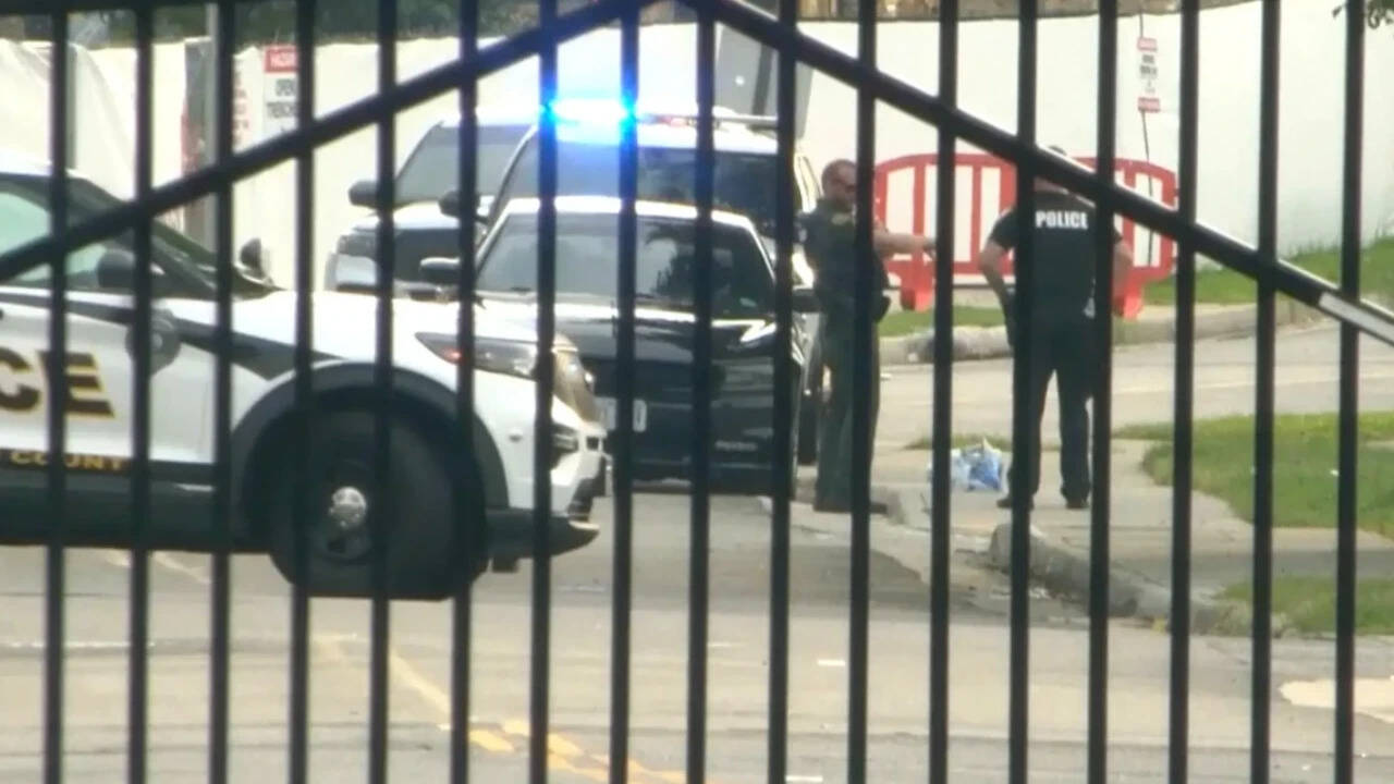 19-yr-old held after Virginia University shooting wounds 5; hid in dorm closet