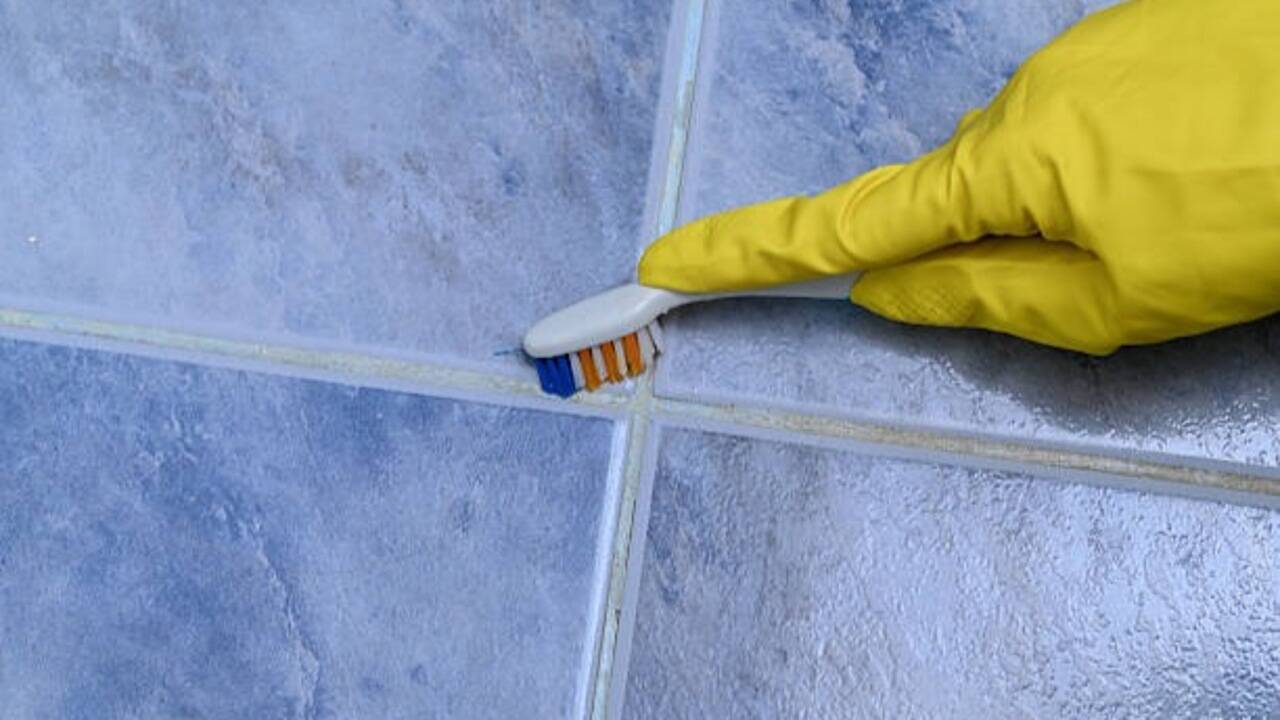 How to clean grout naturally<br>