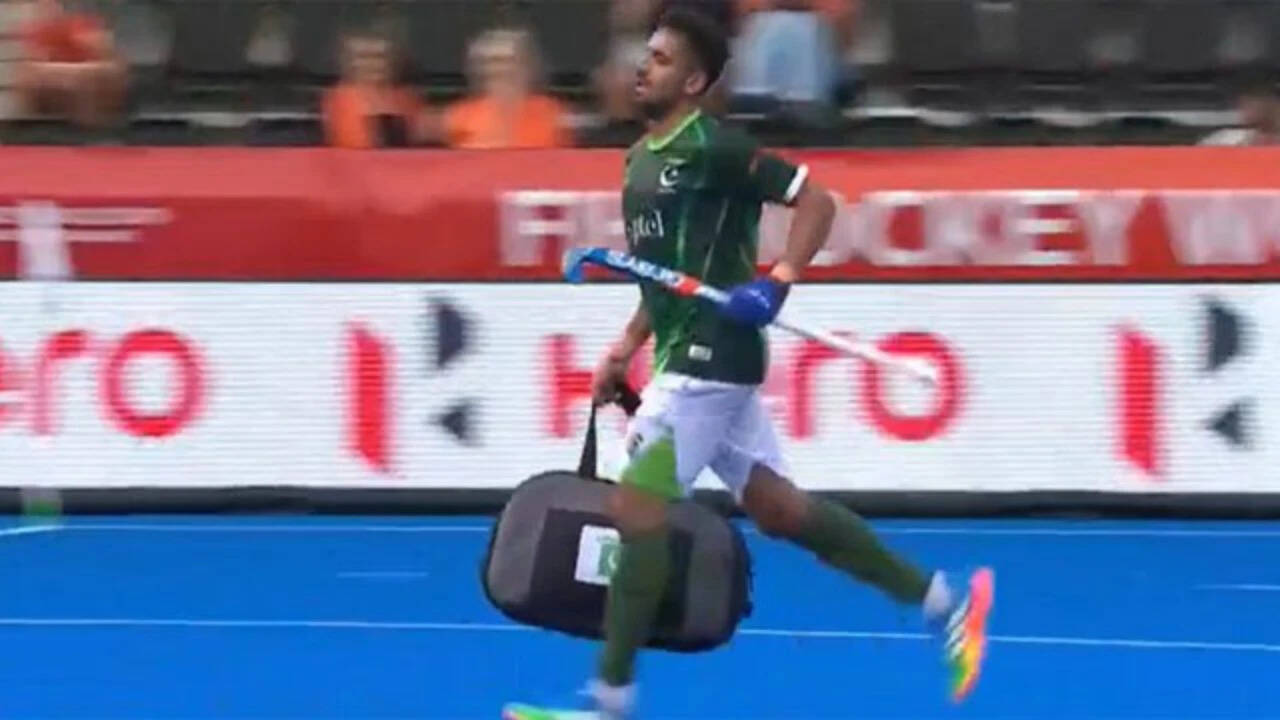 ‘Unwanted record’: Ex-captain stunned after bizarre blunder by Pak at World Cup