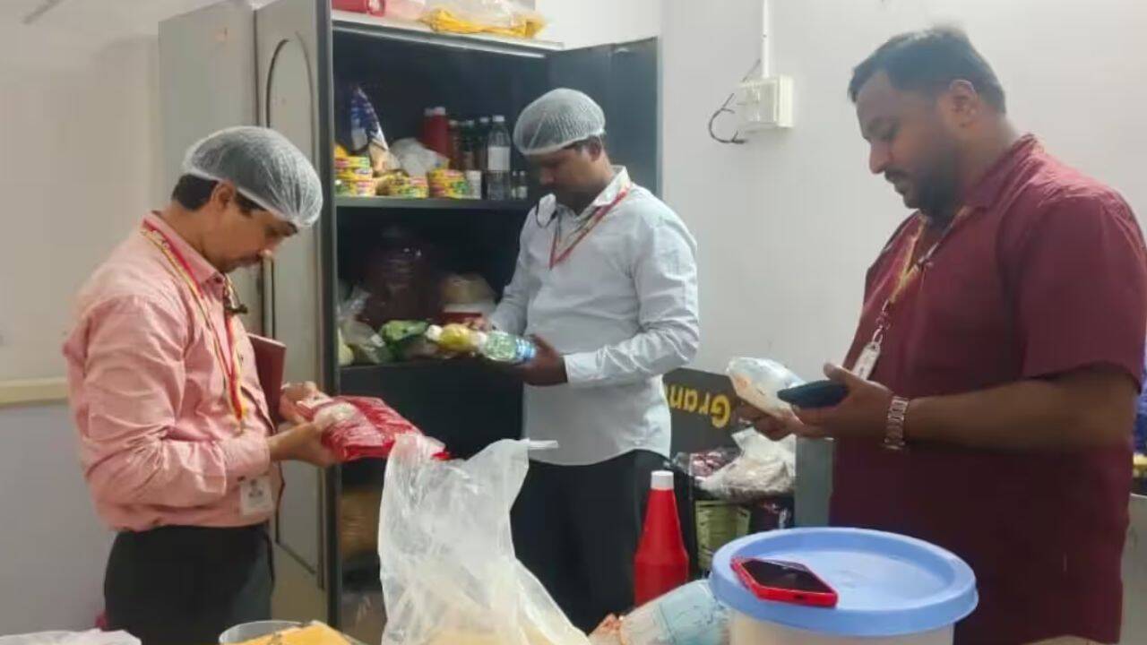 FDA seals Indira canteen kitchen<br>