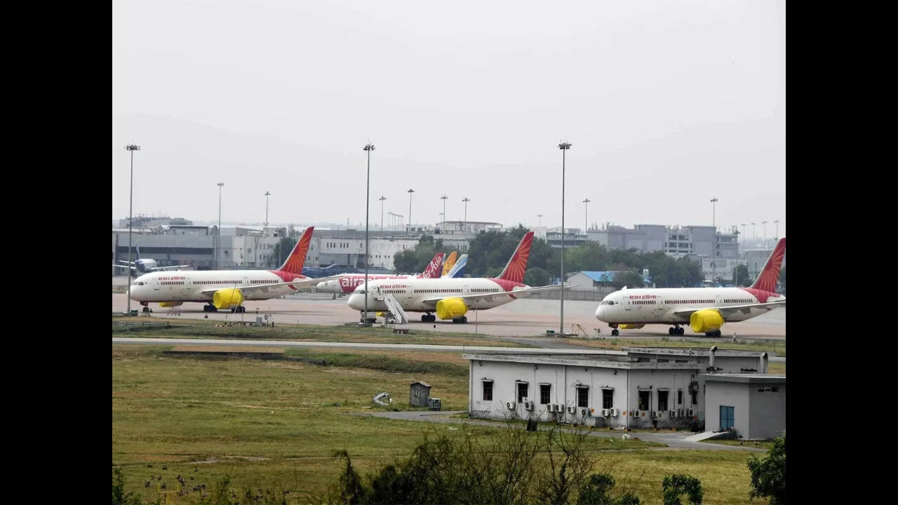 Supreme Court Sets September 7 Deadline for Airfare Rules