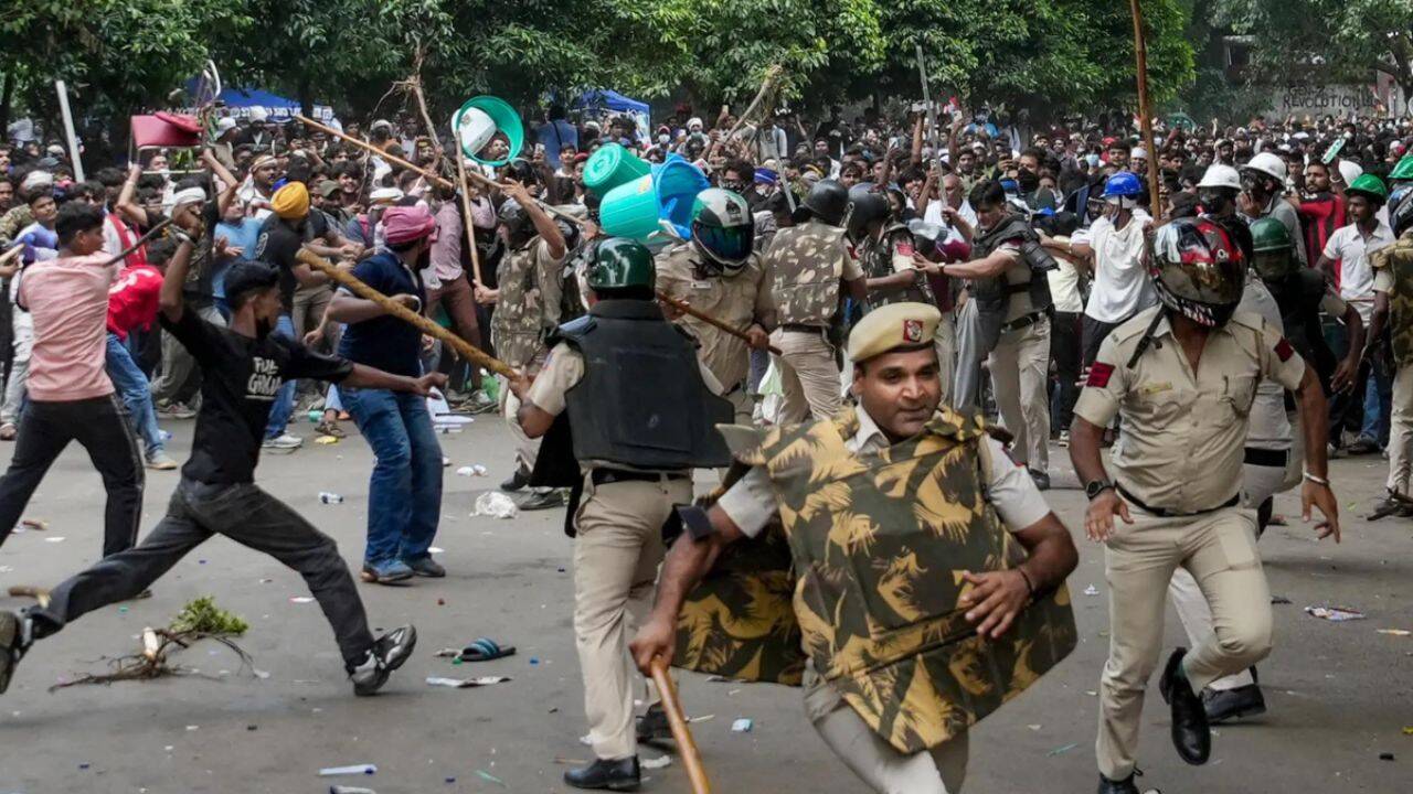 Delhi Police reject claims of excessive force at Jantar Mantar student protest