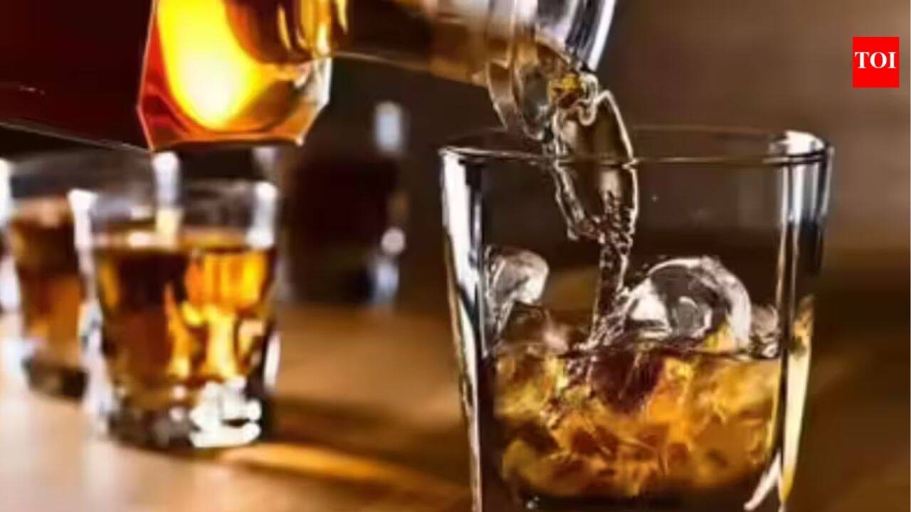 Two die and 19 hospitalized after spurious liquor consumption in Bhavnagar, Gujarat
