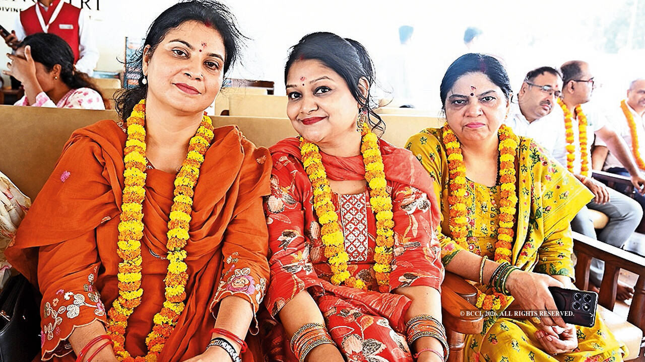(L-R) Poonam, Sonam and Reena