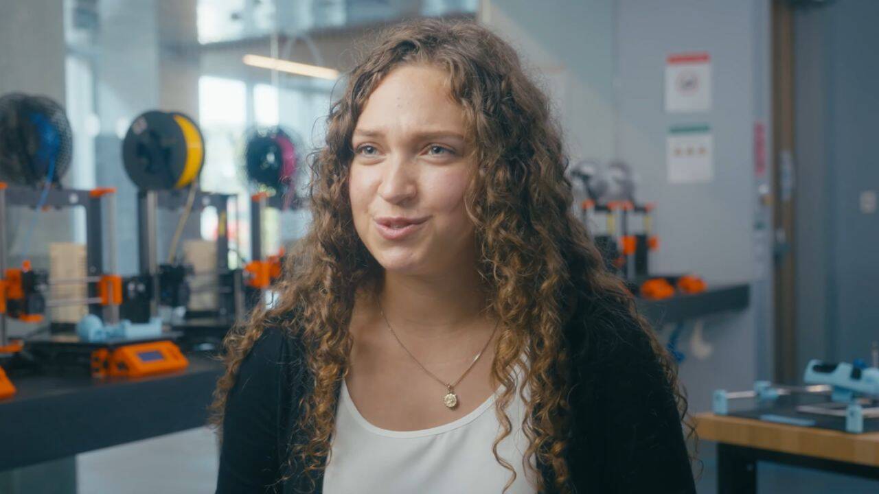 Meet Lianna Genovese, 19, whose simple gadget helps people paint again