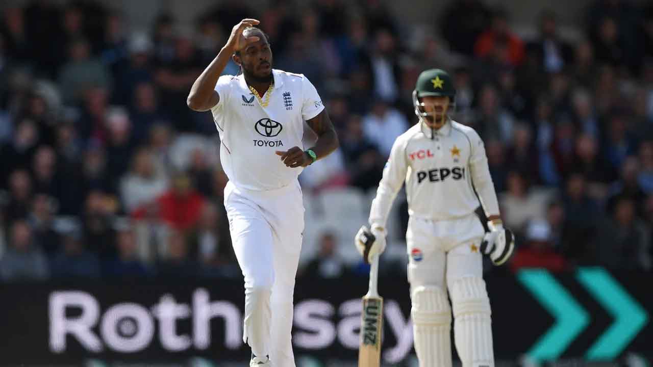 ENG vs PAK LIVE: Tongue, Archer, Ollie put Pakistan on the mat