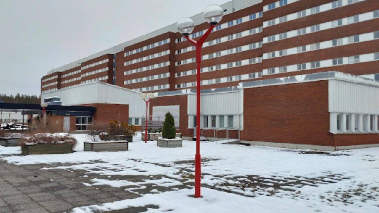 A Swedish hospital stores winter snow and pumps its meltwater through the building in summer