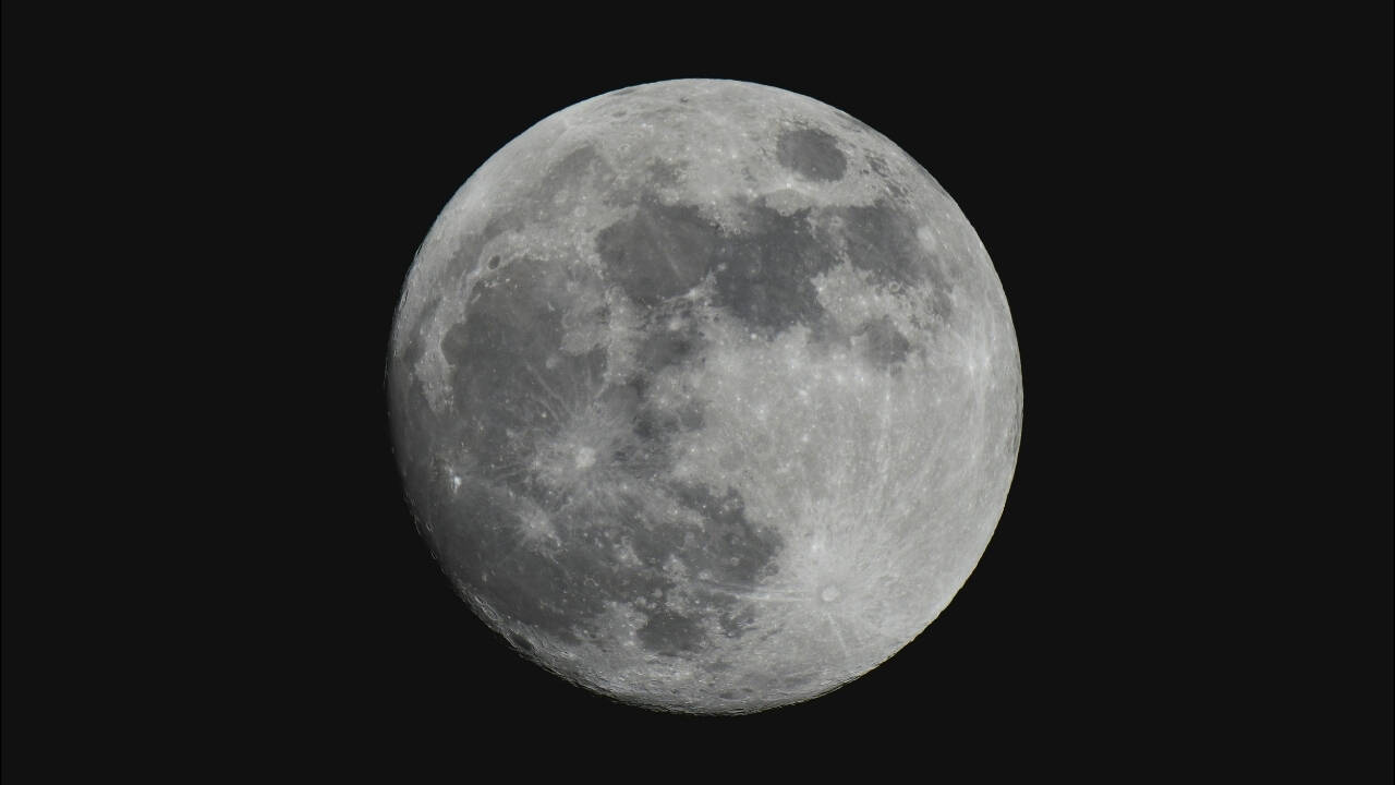 Apollo 15 astronauts found green glass beads on the Moon; decades later, they revealed evidence of water inside