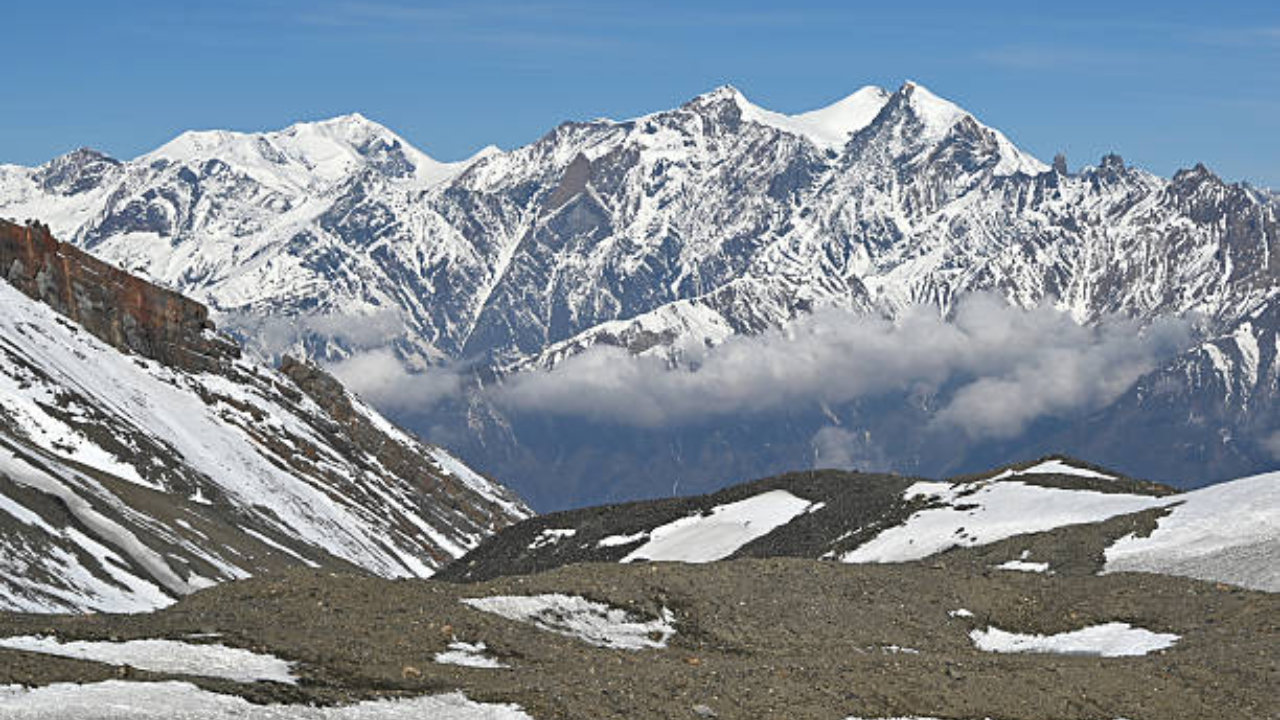 Asia's high mountains are losing 24 billion tonnes of groundwater each year