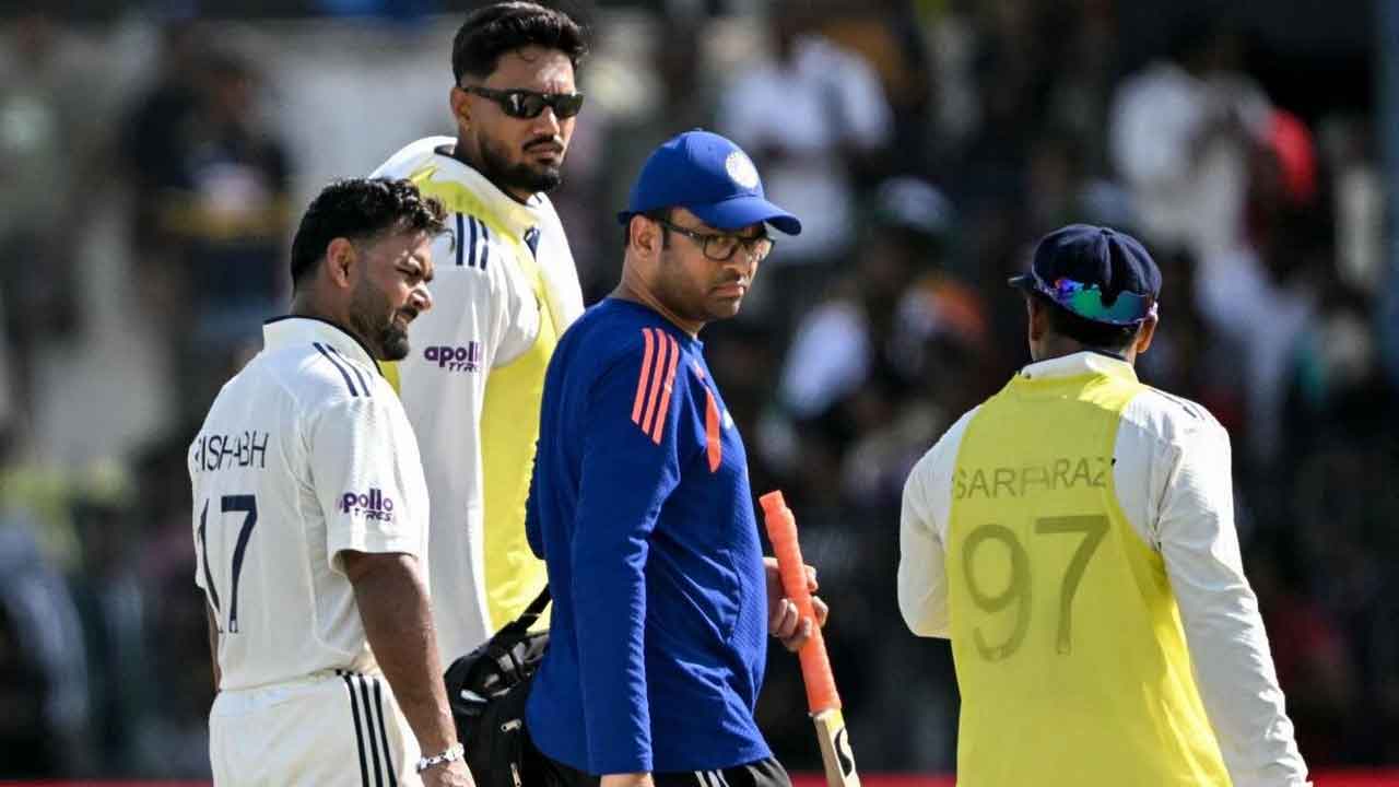 Injury scare! Rishabh Pant hit on wrist, walks off retired hurt