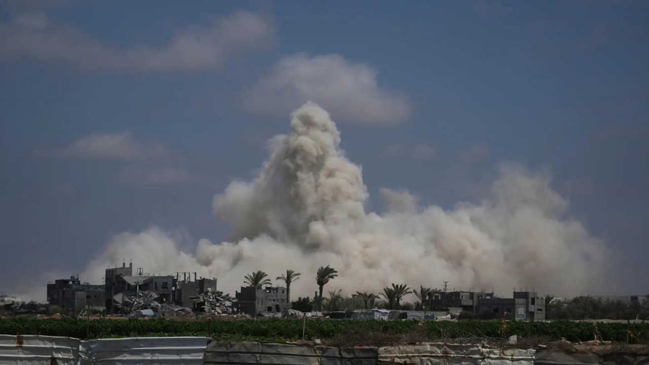 Israel accuses Gaza of launching balloons and kites; responds with airstrikes