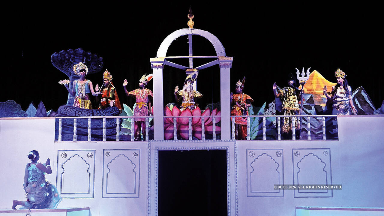 More than 100 students stage play on Lord Krishna’s journey at Bhartendu Natya Academy