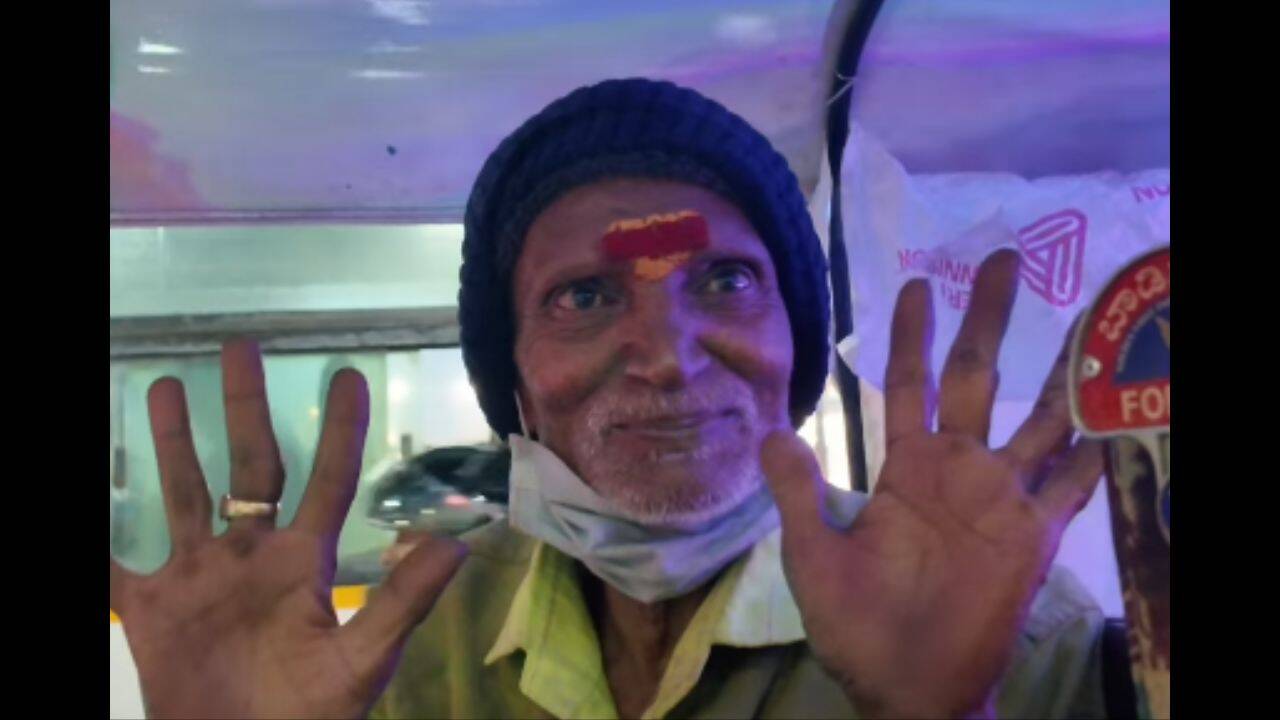 Bengaluru auto driver still saves a place for his wife 8 years after her death: a story of love