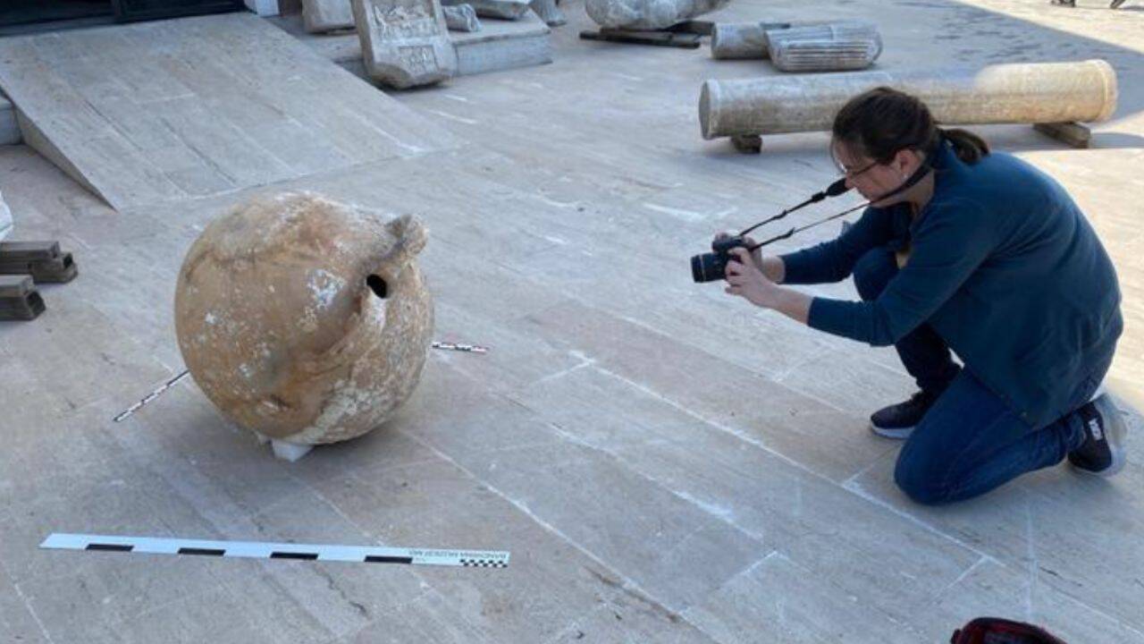 3D-printed replacements let conservators monitor damage inside ancient pottery