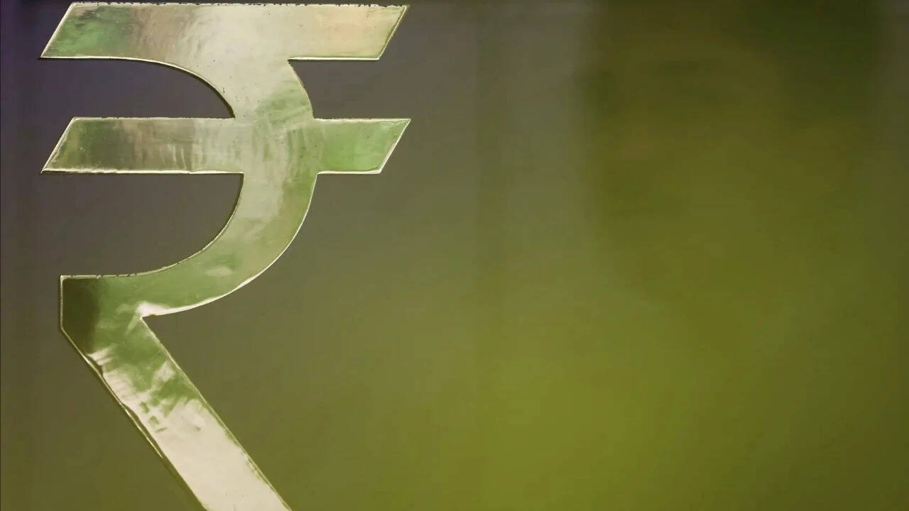 Rupee slips to 95.74 against US dollar as crude prices, importer demand weigh