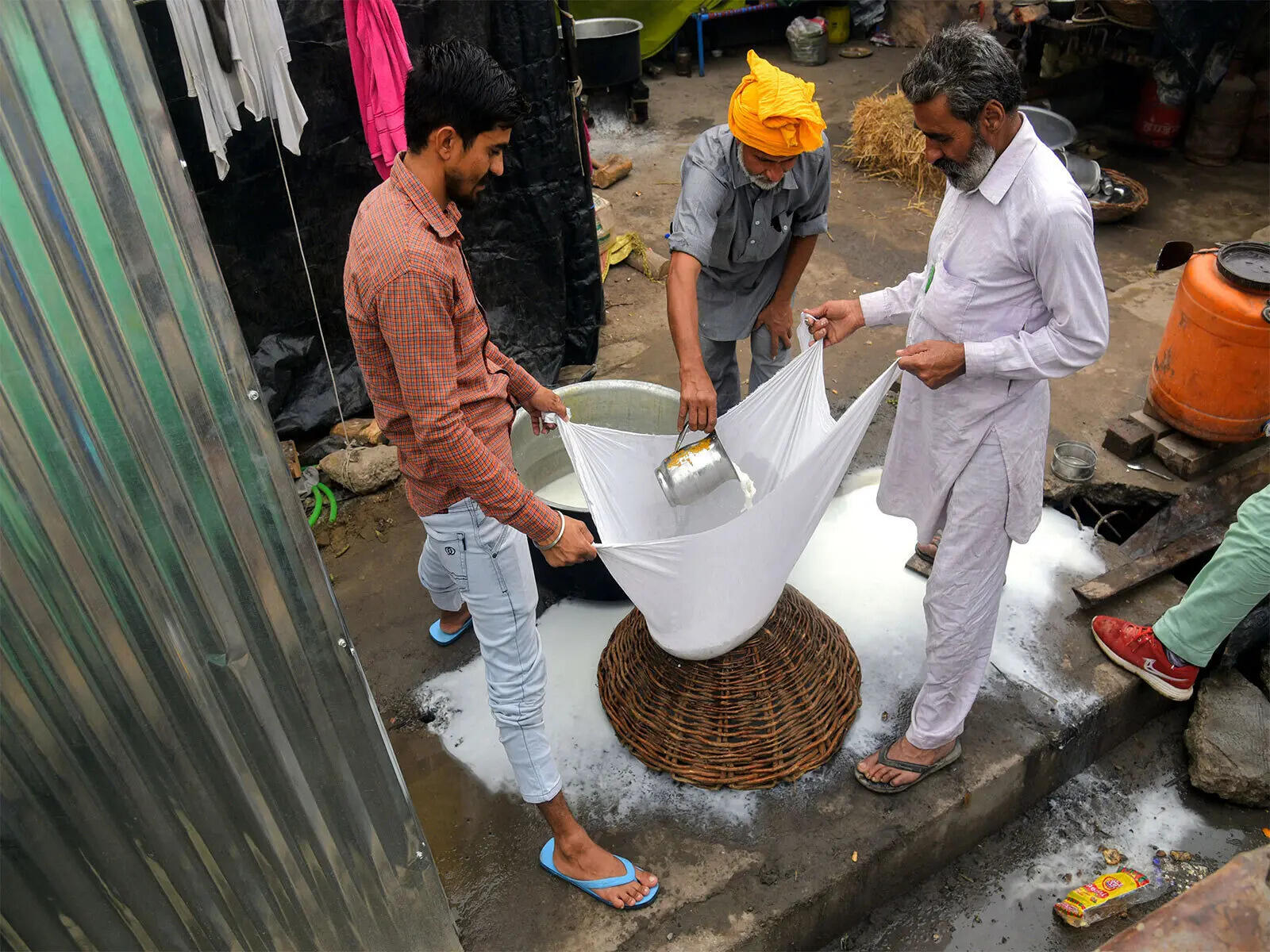 300 kg paneer seized and destroyed in Noida just days before Raksha Bandhan