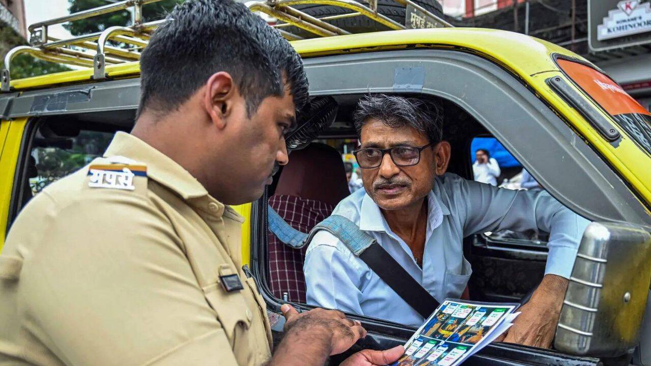 Mumbai auto drivers learn to refuse rides... in Marathi