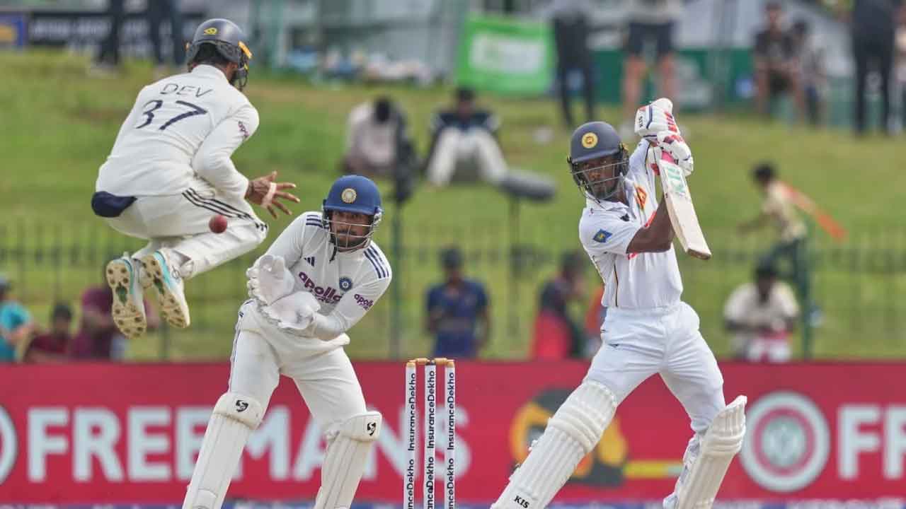 Sri Lanka's last three pairs produce rare resistance against India, survive 40-plus overs