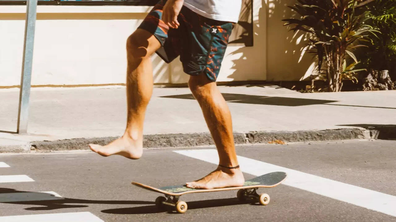 From Tokyo to London, heatwaves send men to work in shorts