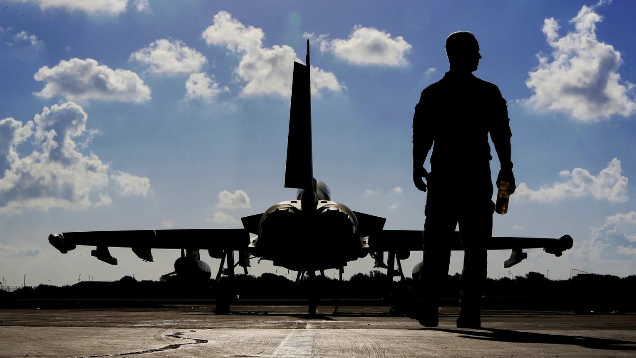 Could UK military sites come under attack? London gets warning from Russia
