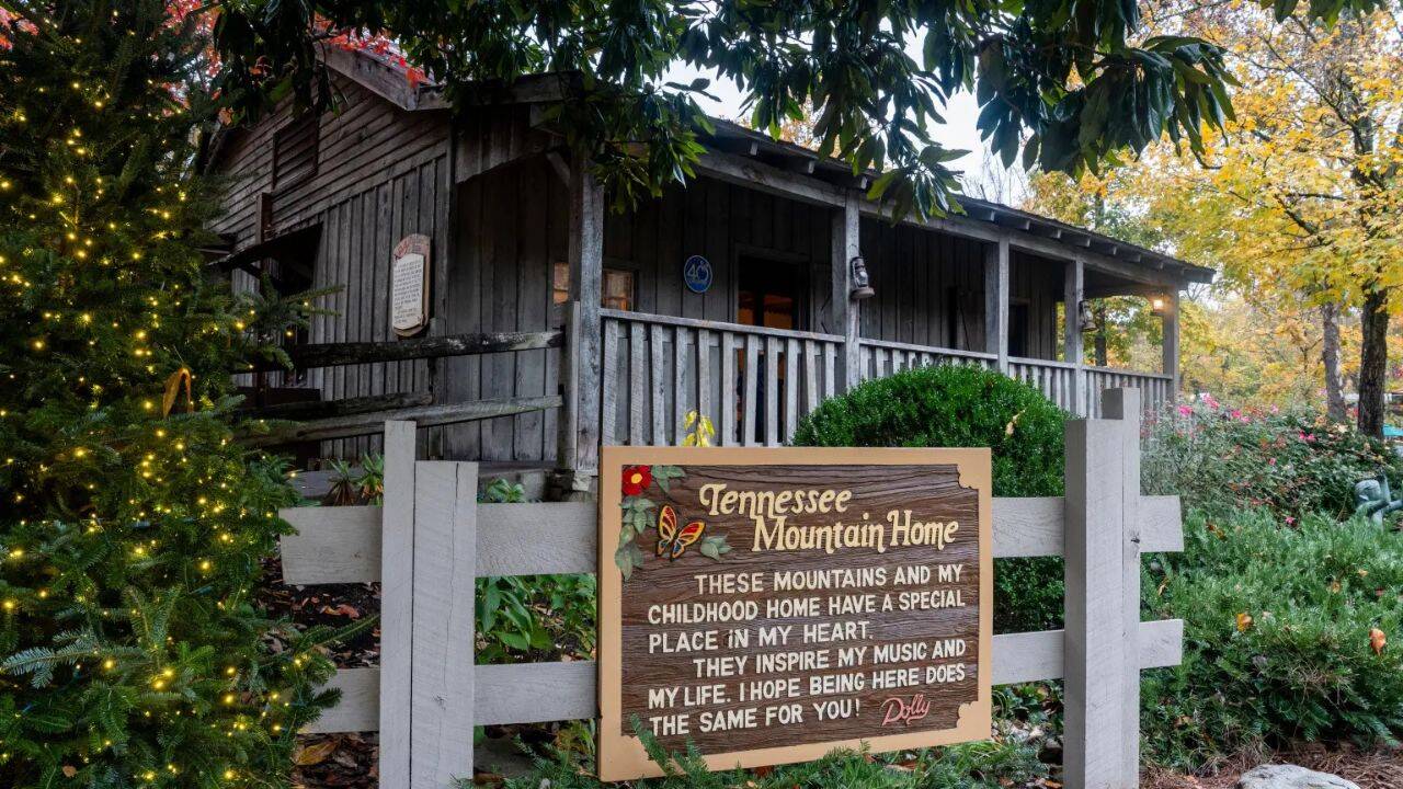 From childhood cabin to Dollywood: Inside Dolly Parton's $1.8 billion tourism legacy
