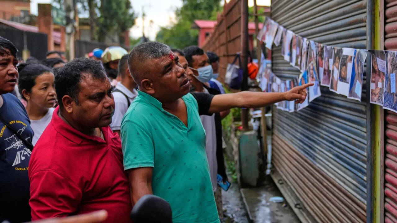 Nepal floods: Morgues overflow along 200km river trail as grief crosses border