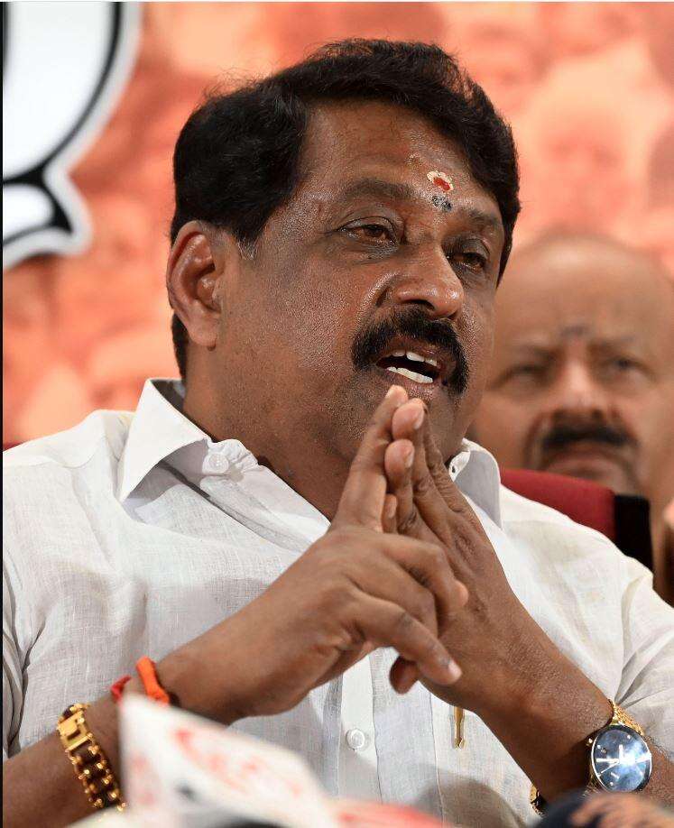 TN BJP chief Nainar accuses assembly speaker Prabhakar of compromising office neutrality