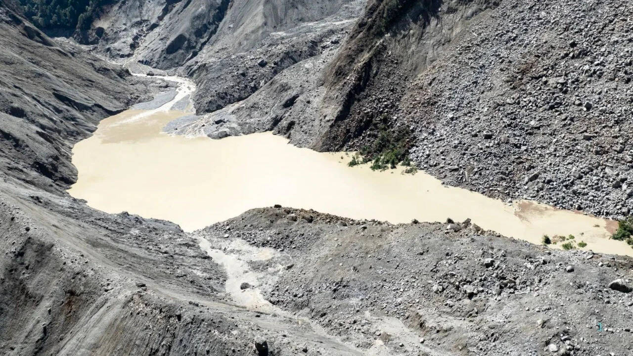 Risk of lake burst near Nepal disaster site wanes