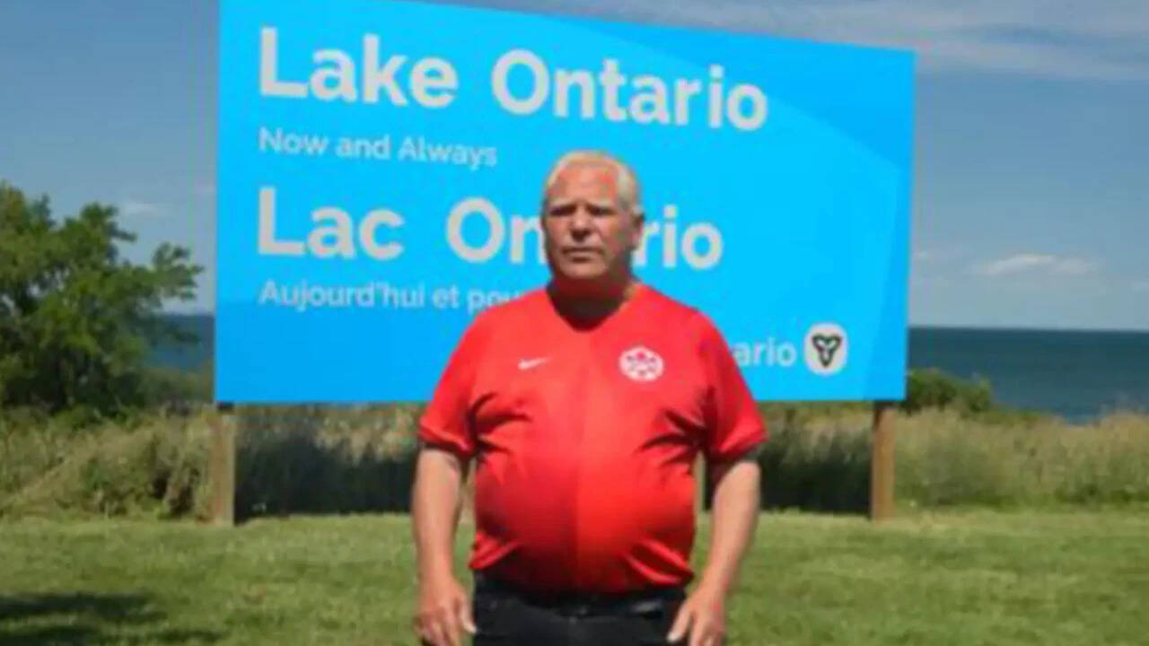 Trump wants 'Lake America'. Canada puts up a 24-foot sign saying otherwise