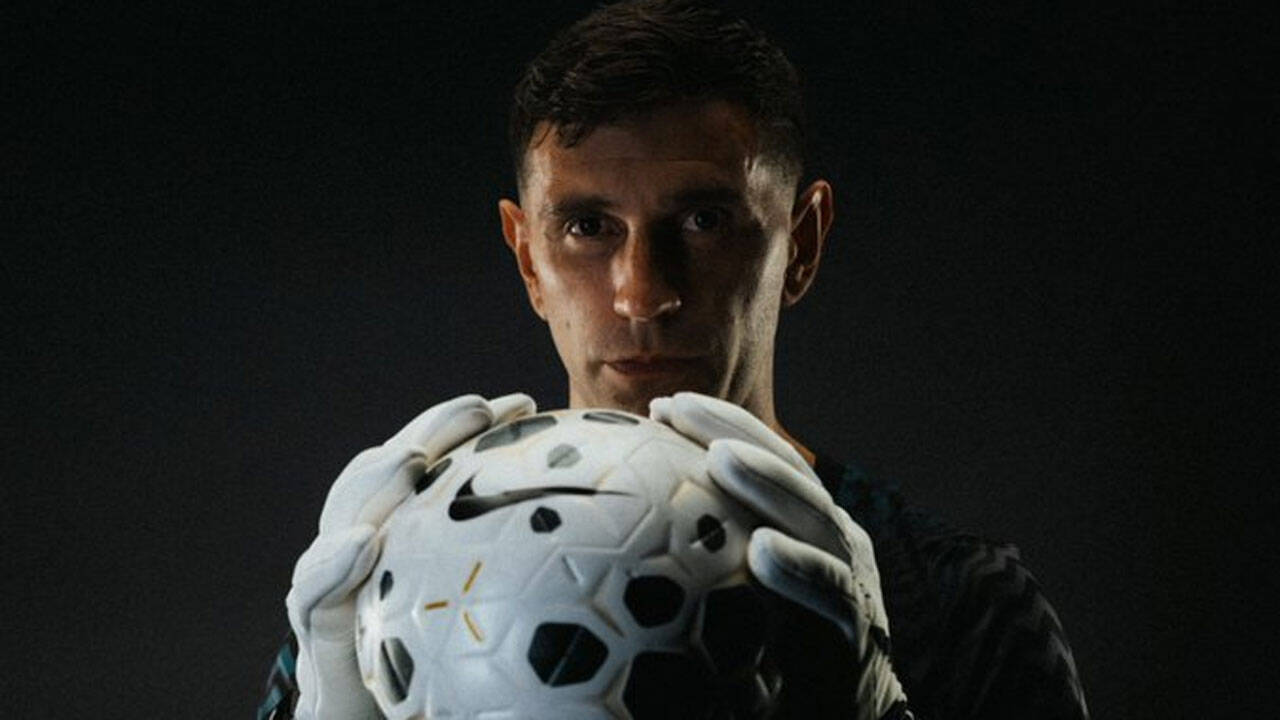 Chelsea land two-time world’s best goalkeeper Emiliano Martinez on three-year deal
