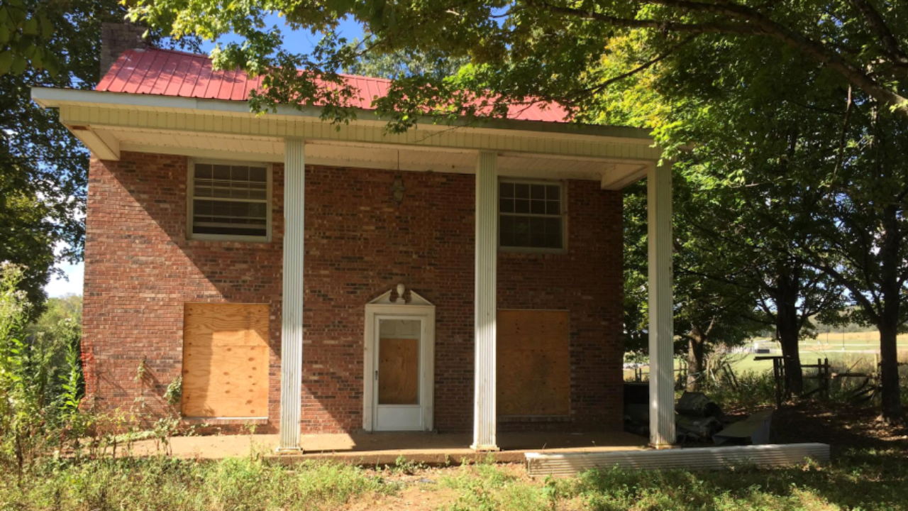 A Tennessee man left a late-1700s house and about $500,000 to local government for a park