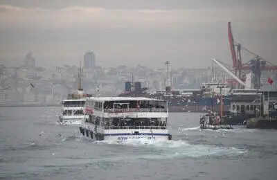 Two Turkish-flagged vessels collide off Istanbul; 10 crew members unreachable