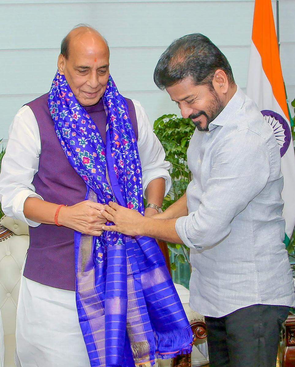 Revanth Reddy offers 416 acres for DRDL project and proposes Defence Expo in Hyderabad