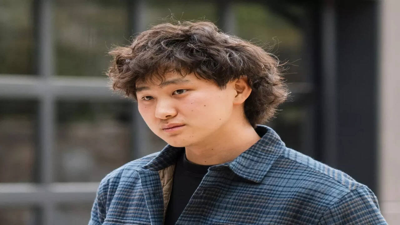 Meta’s highest-paid employee Alexandr Wang can’t stop making fun of Google