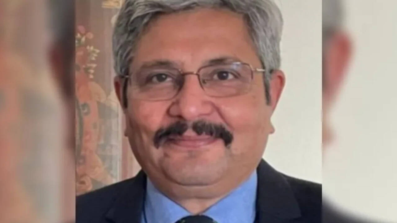 Ex-Bureaucrat Ashish Joshi Questioned by Delhi Police for Nine Hours