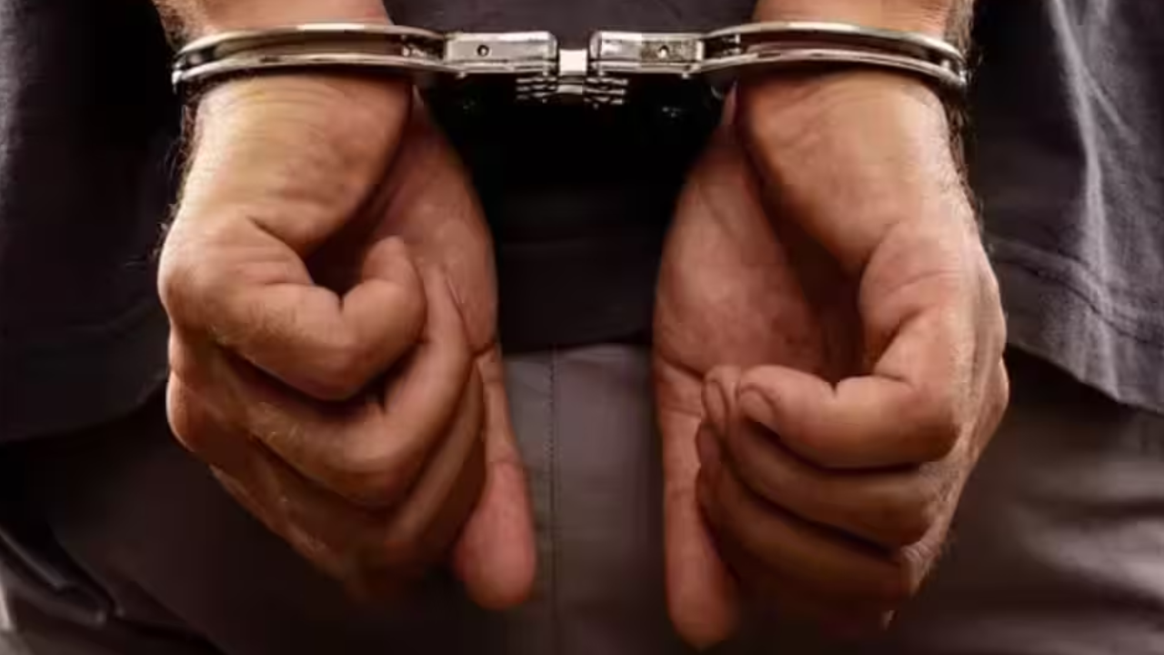 BMC junior engineer, worker held in Rs 60,000 bribe trap